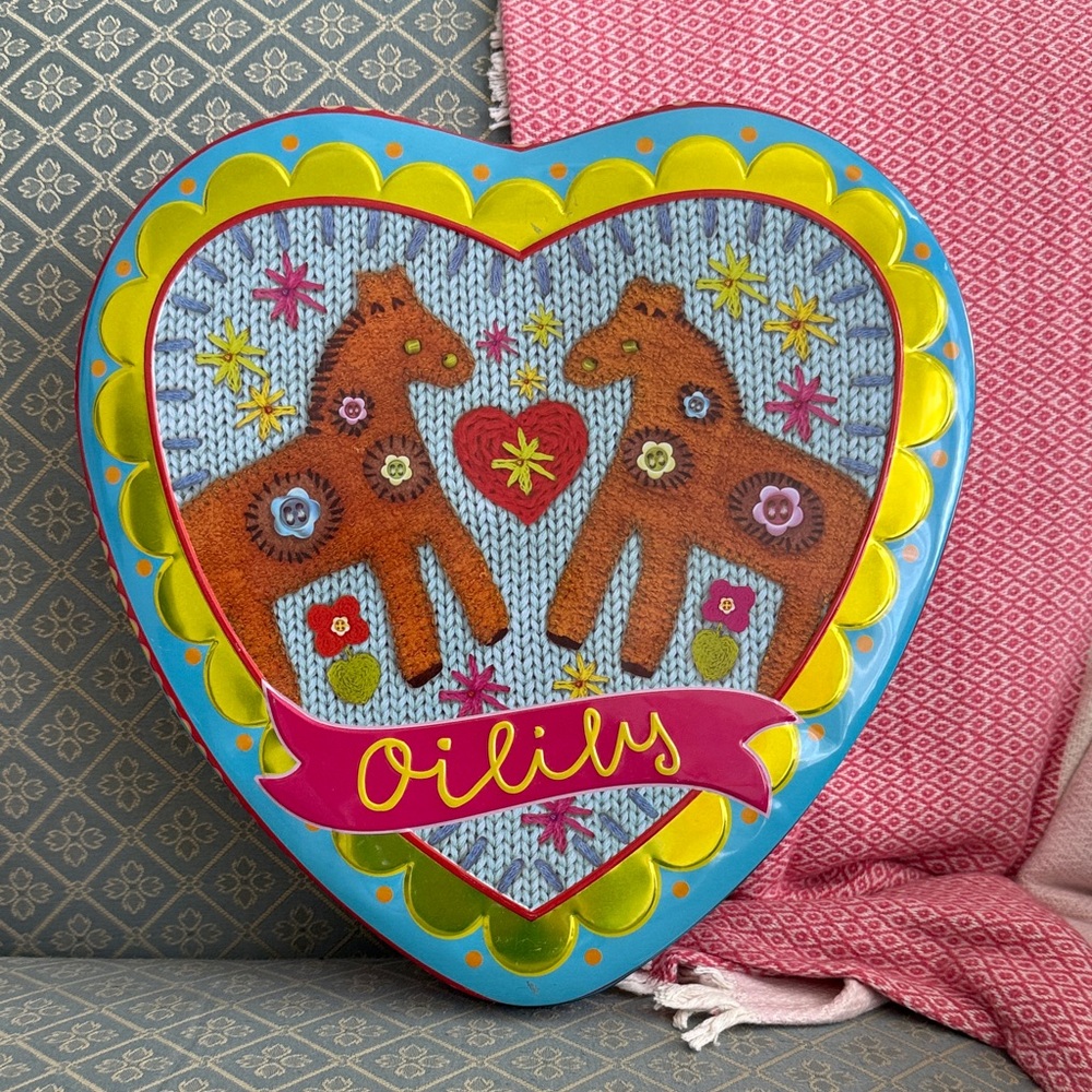 Oilily Heart Tin with Two Horses
